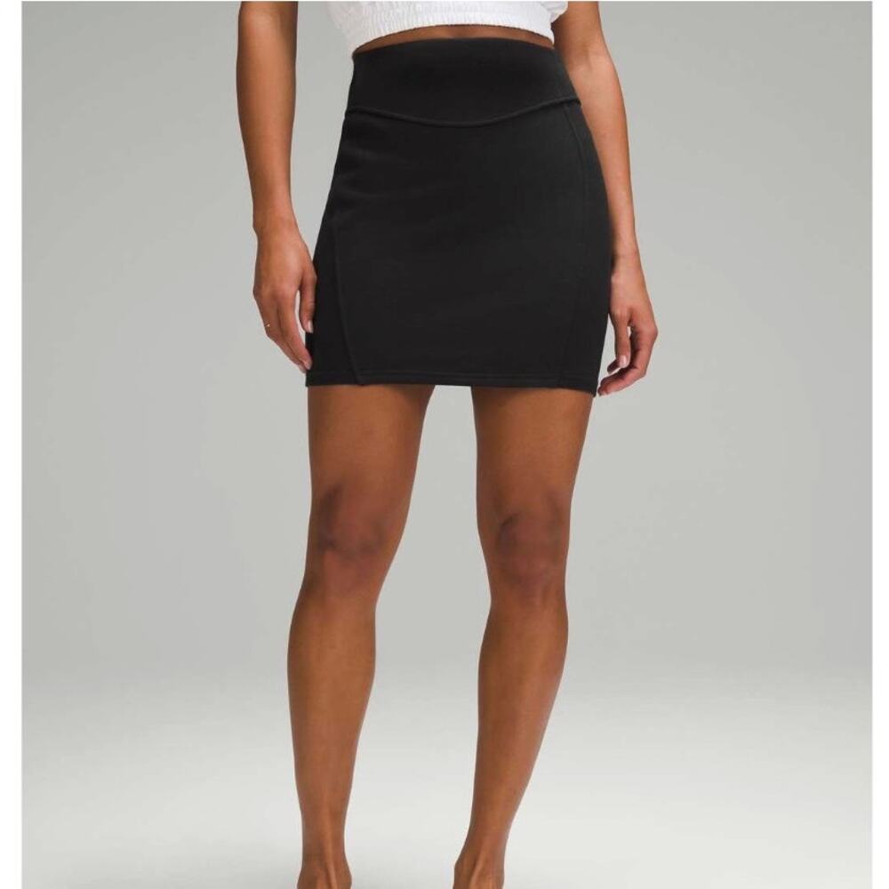 NWT Lululemon Skirt Scuba High-Rise Women's M